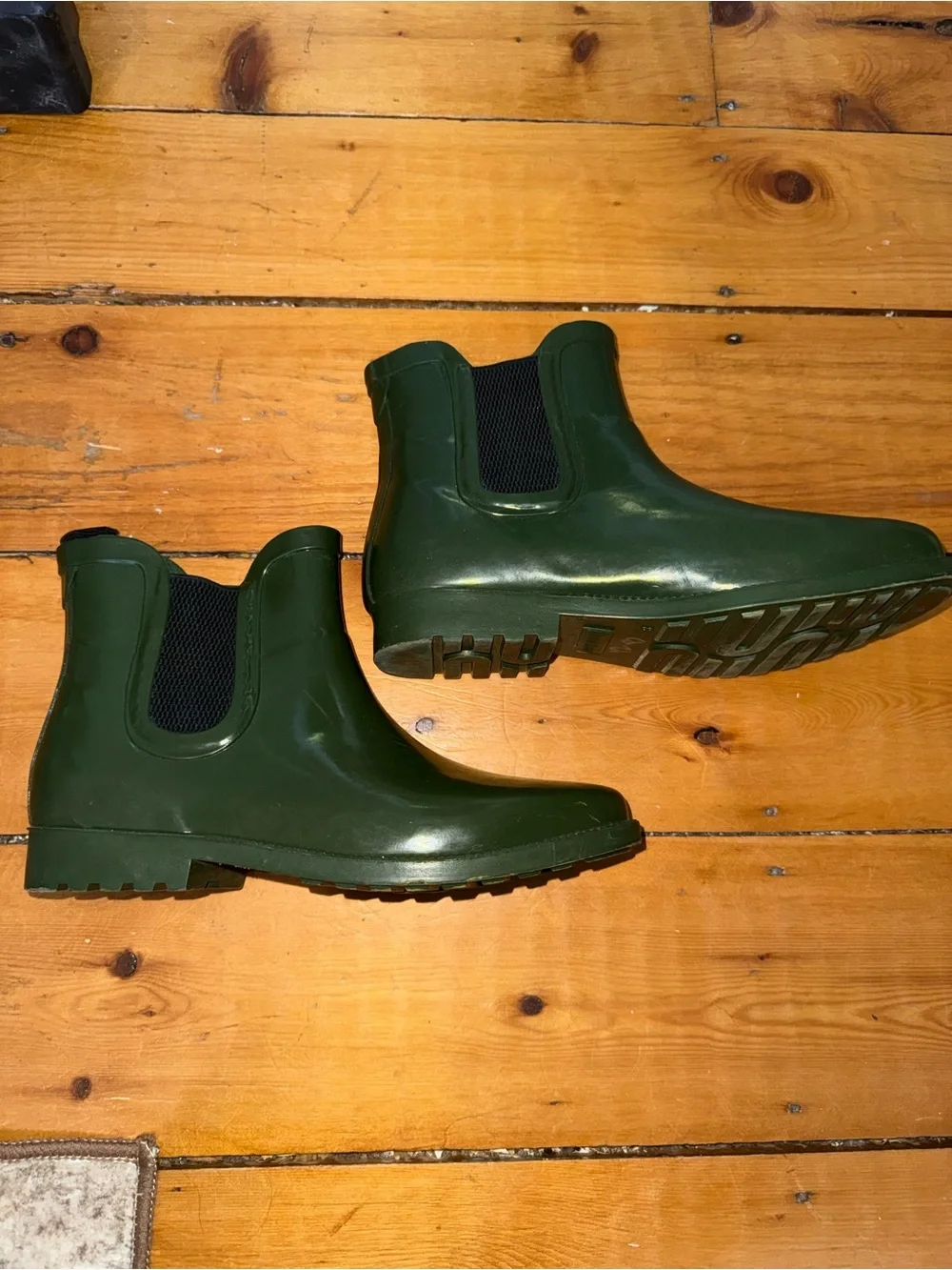 Electric Karma Olive Green Chelsea Rain Boots Women’s Size 8